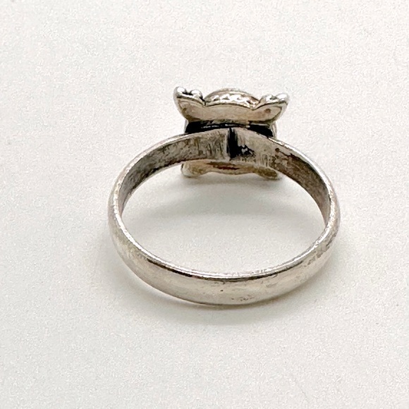 Vintage Sterling Silver Garnet Ring - Picture 6 of 10